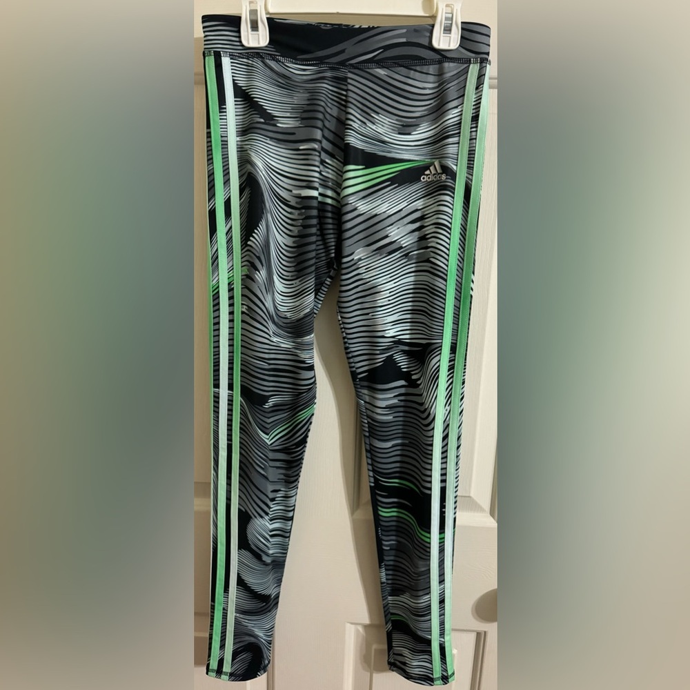 Brand New Girls Adidas Black and Green Leggings, Size XL (16)